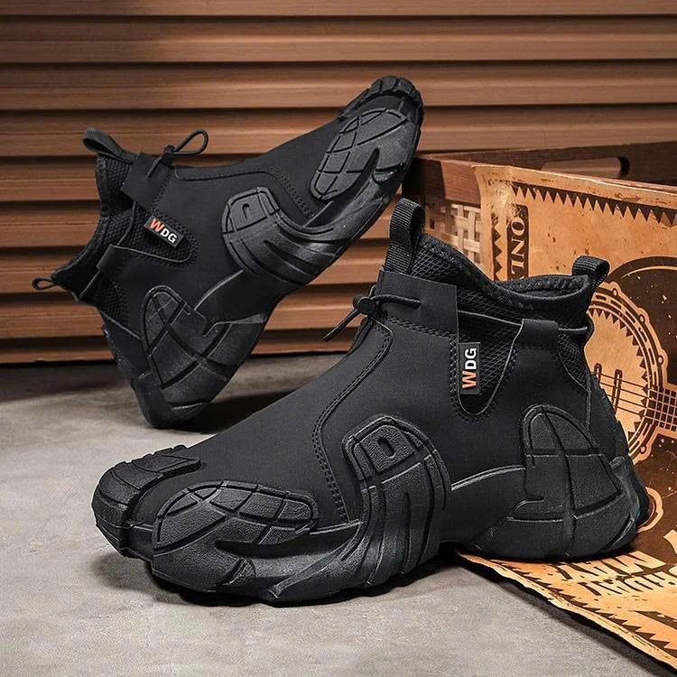 Warm and super comfortable hiking sneakers 🥾