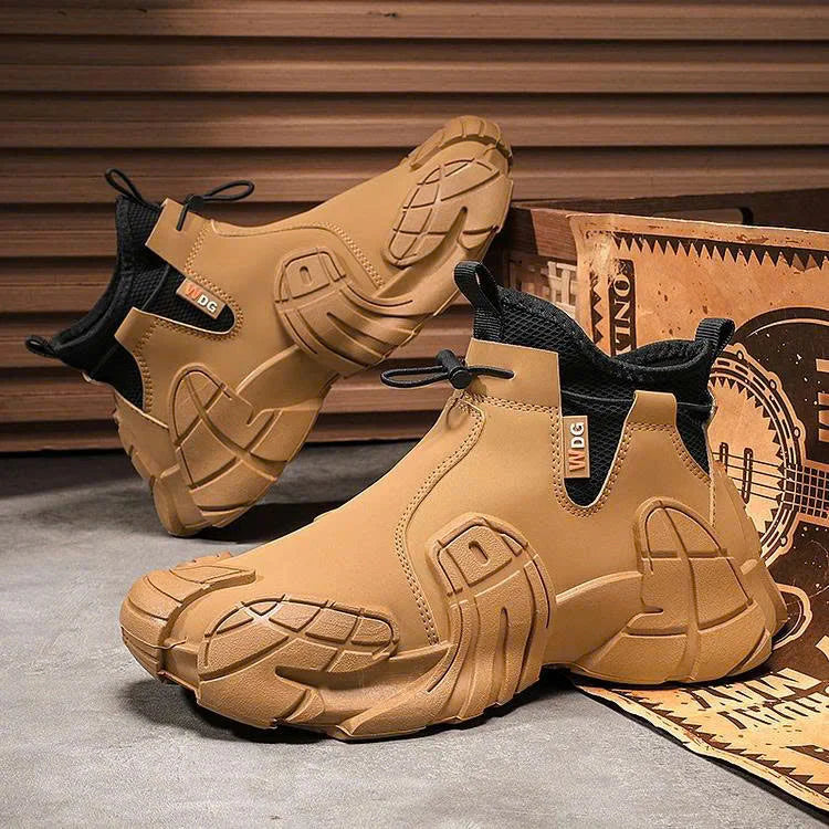 Warm and super comfortable hiking sneakers 🥾