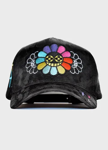 Fashionable baseball cap with daisy smiley face pattern