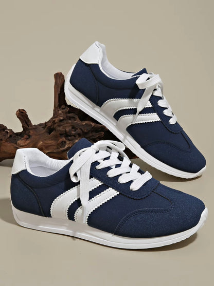 Fashionable women's athletic shoes, round-toe sneakers with thick soles