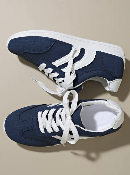 Fashionable women's athletic shoes, round-toe sneakers with thick soles