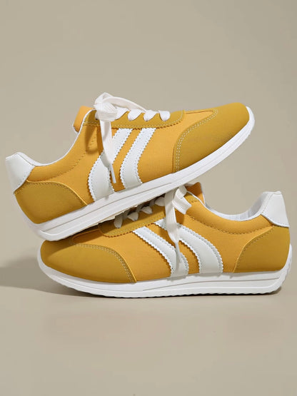 Fashionable women's athletic shoes, round-toe sneakers with thick soles