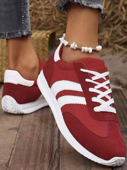 Fashionable women's athletic shoes, round-toe sneakers with thick soles