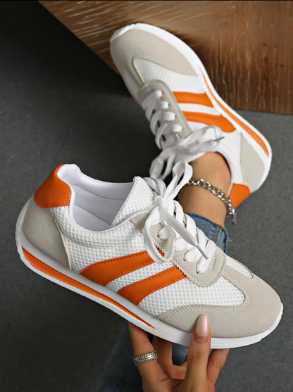 Fashionable women's athletic shoes, round-toe sneakers with thick soles