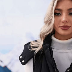 🔥 Women's Long Puffer Vest | Quilted Hood & Button Closure ❄️