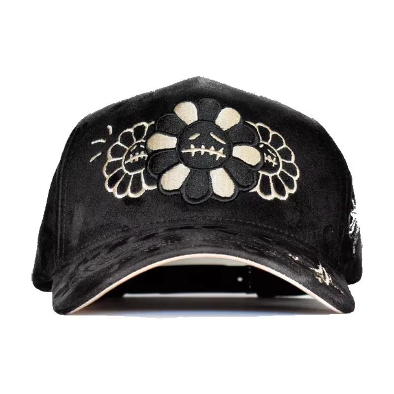 Fashionable baseball cap with daisy smiley face pattern