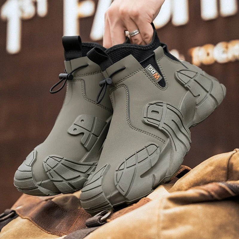 Warm and super comfortable hiking sneakers 🥾